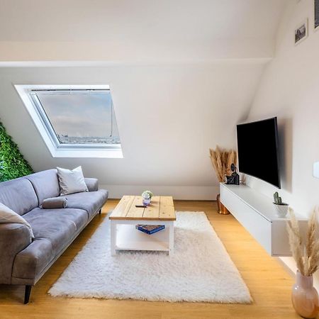 Hue Space Air Kassel Luaran gambar