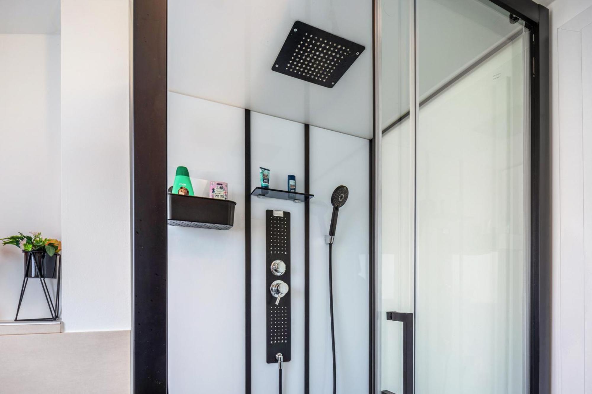 Hue Space Air Kassel Luaran gambar