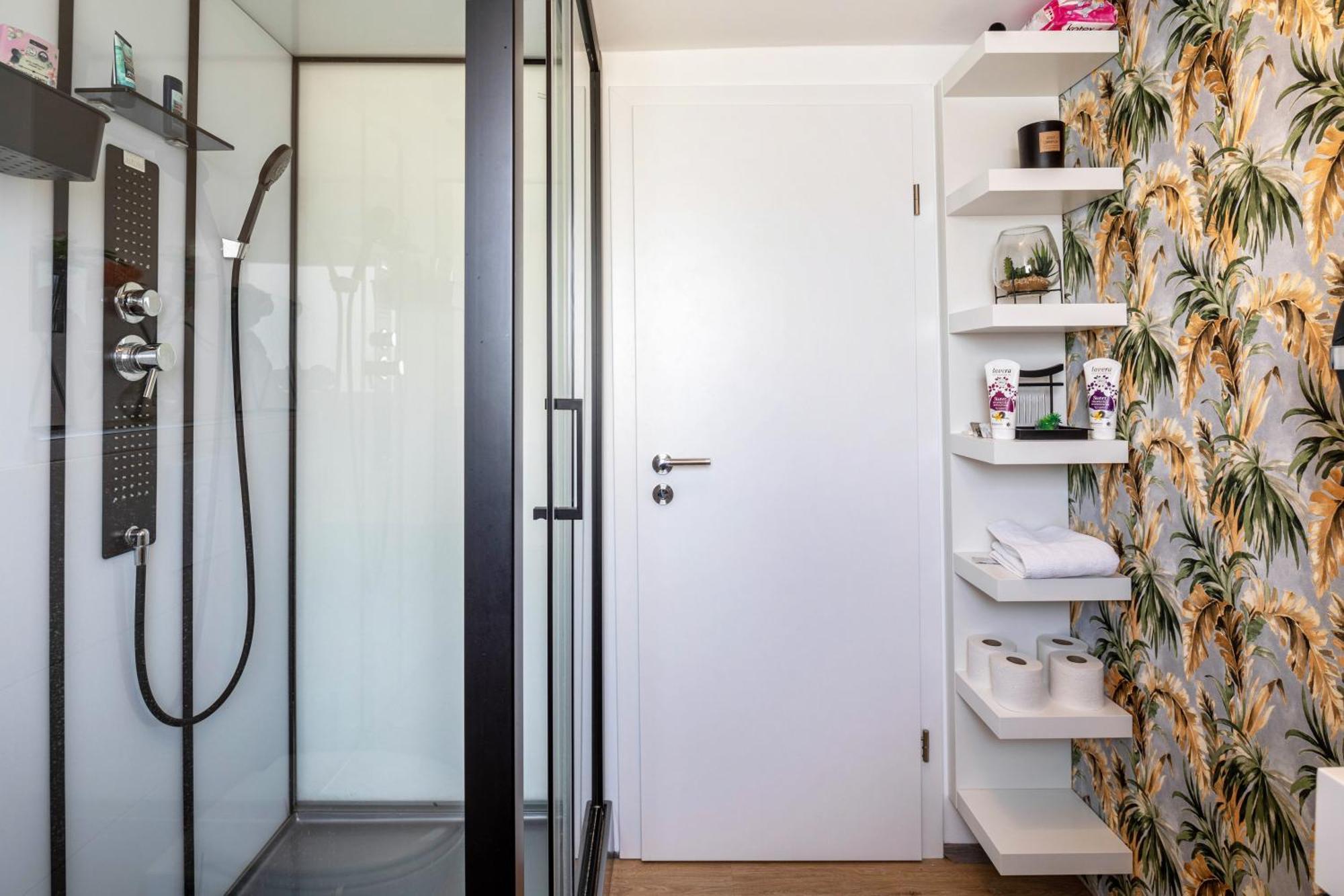 Hue Space Air Kassel Luaran gambar