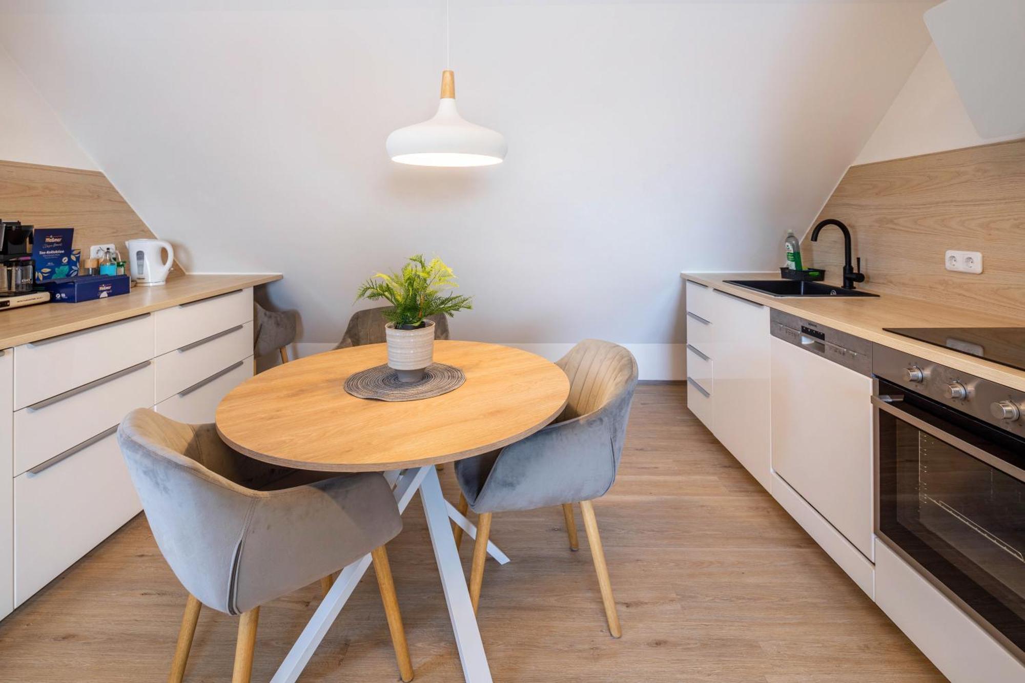 Hue Space Air Kassel Luaran gambar