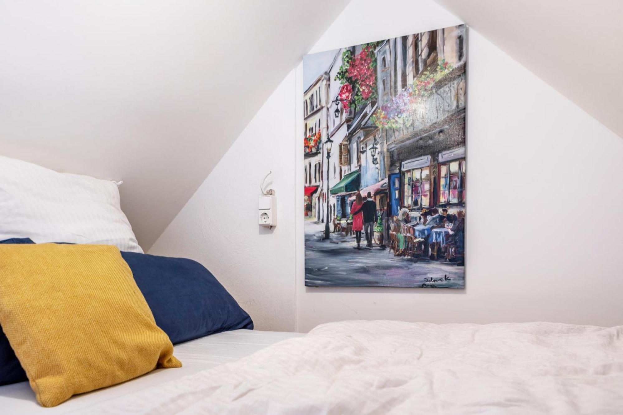 Hue Space Air Kassel Luaran gambar