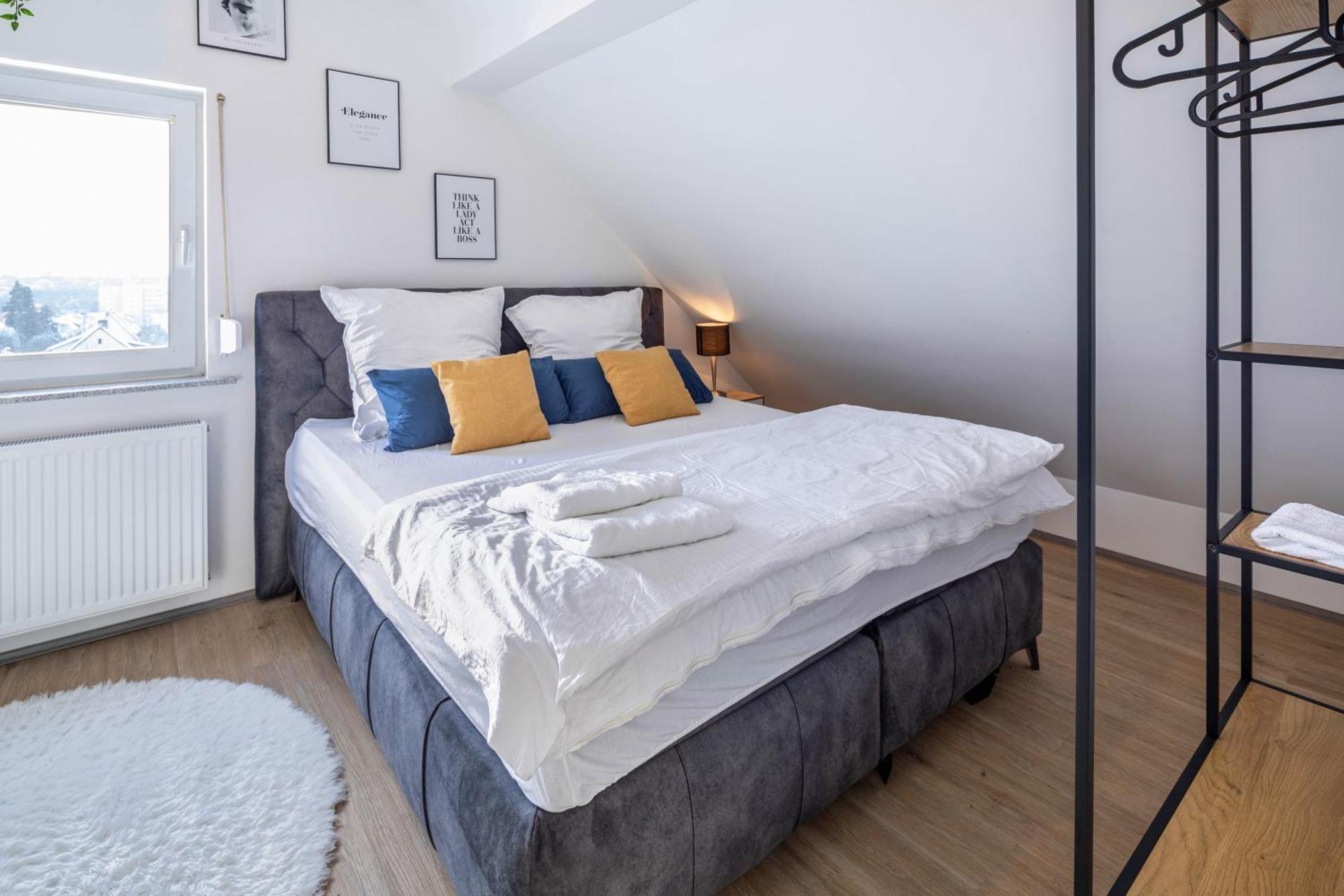 Hue Space Air Kassel Luaran gambar